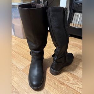 Ugg dark brown tall riding boot size 8